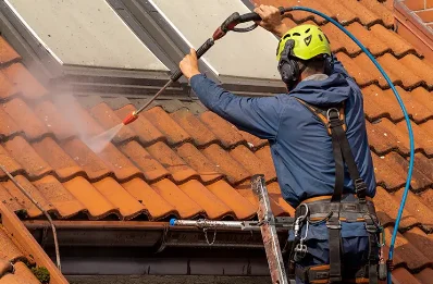 Démoussage et hydrofuge de toiture au Crest